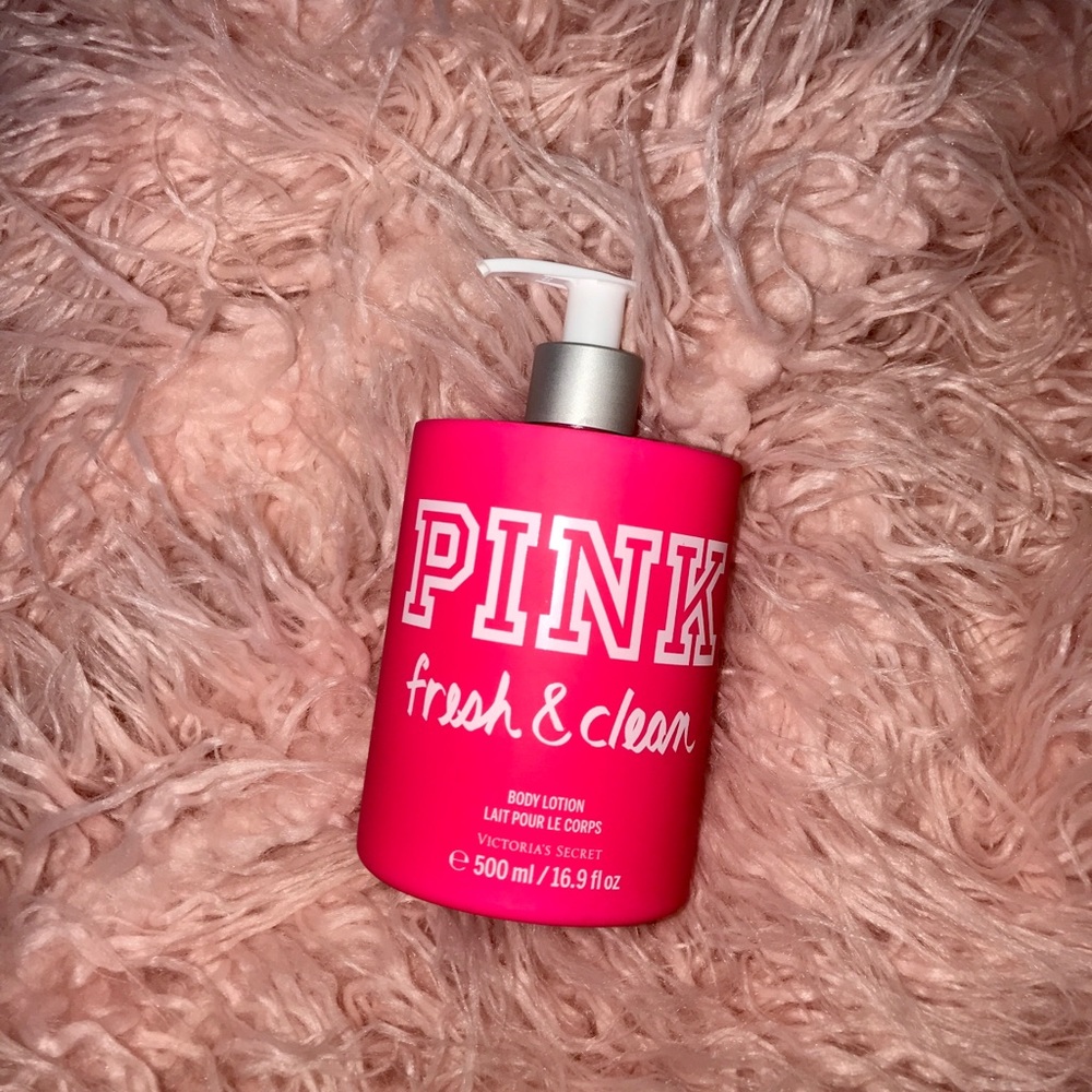 PINK VS fresh and clean lotion NWT